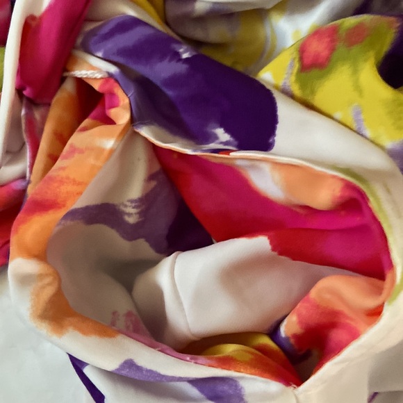 Natori colorful patterned robe - Picture 9 of 9